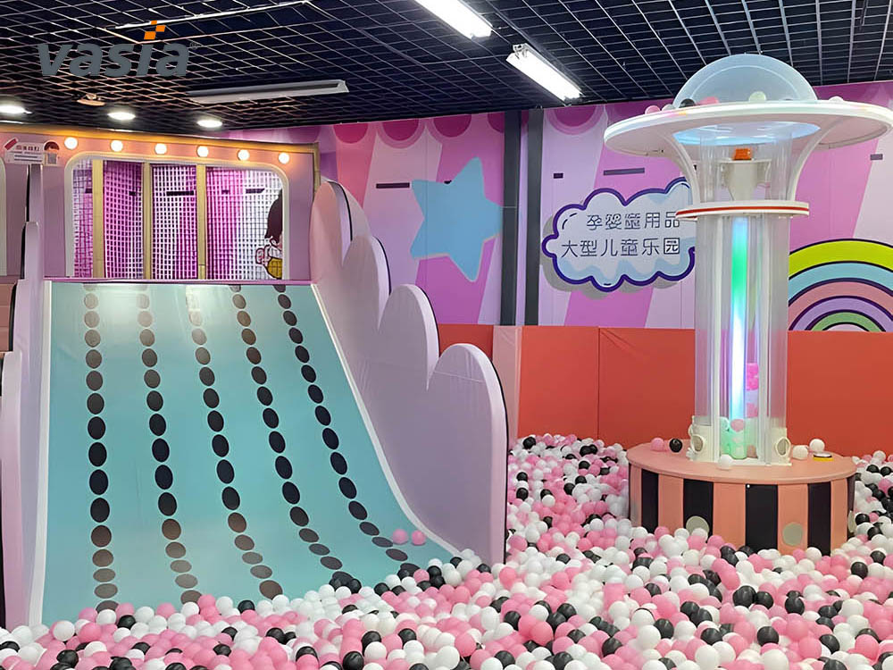  Indoor Playground M0025