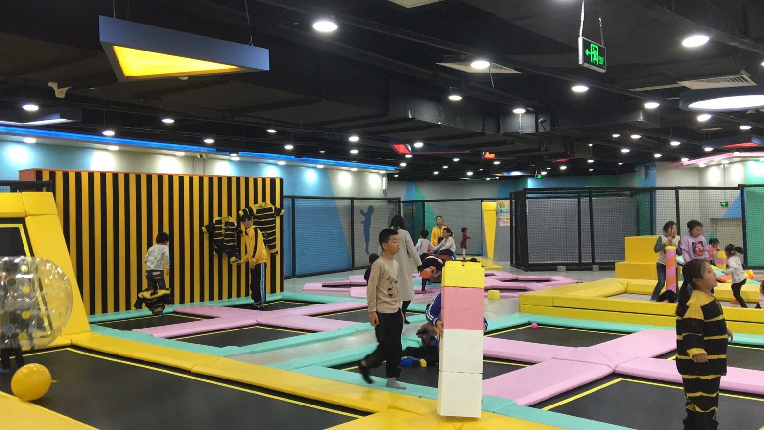 Customized Kids Trampoline Park